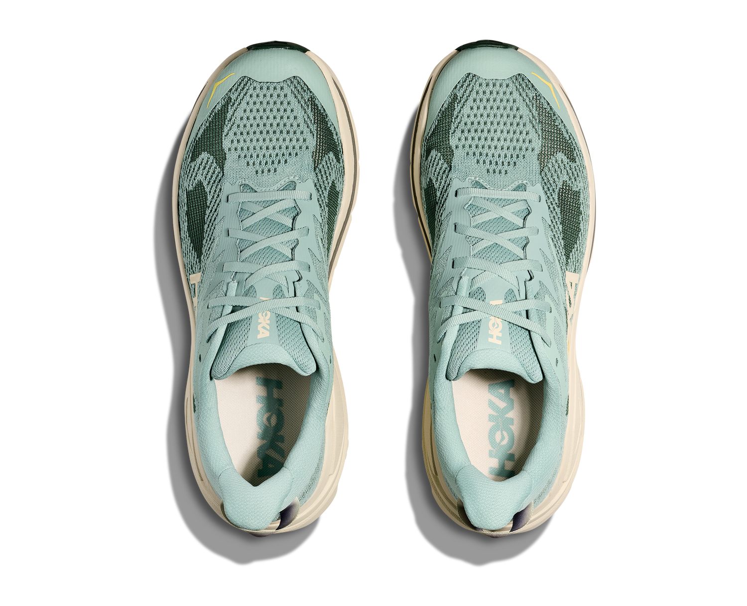 M Hoka Challenger 8