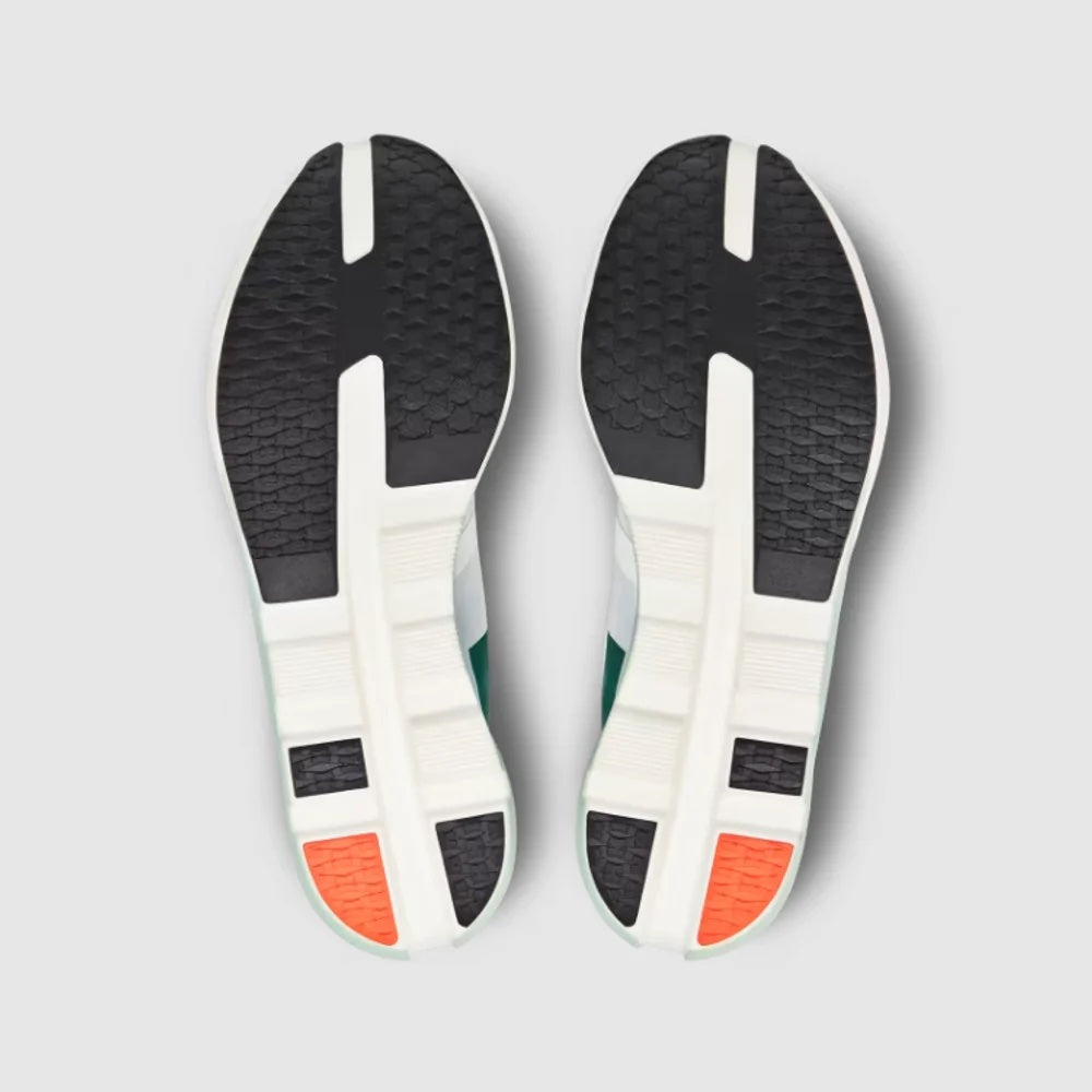 M On Cloudboom Echo 3