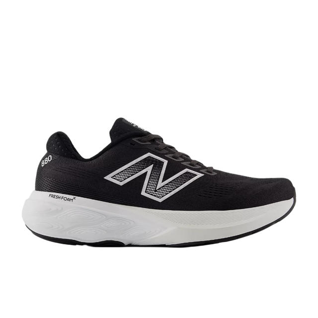 M New Balance 880v15 Black White