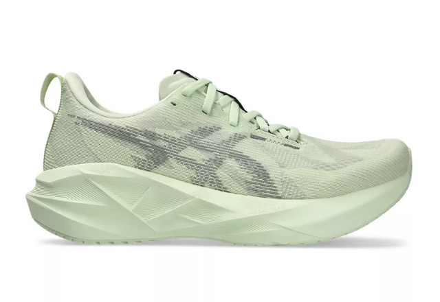 W Asics Novablast 5