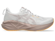 W Asics Novablast 5 White Fawn