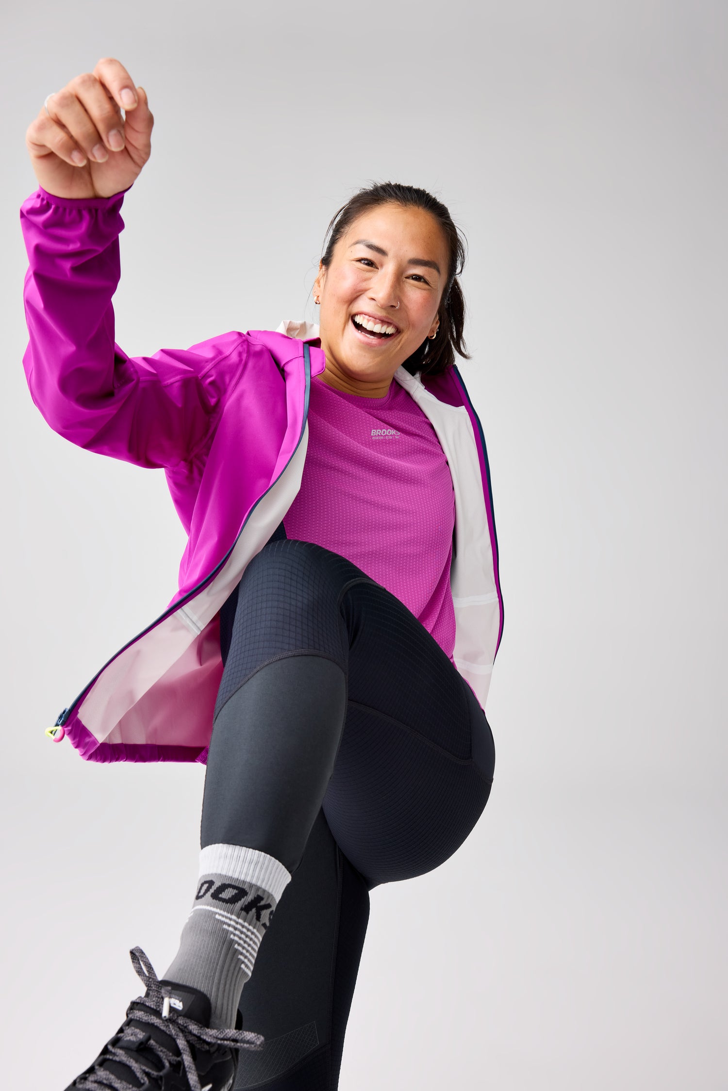 W Brooks High Point Waterproof Jacket 2